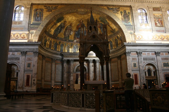 Innenraum des Sankt Paul vor den Mauern